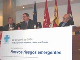 <div class=lightGallery-captions><p>Jornada conmemorativa del Día de la Salud y la Seguridad en el Trabajo </p><p>Las jornadas las inauguró Alberto Ruiz Galladón, alcalde de Madrid</p><h4>Material cedido por 151 - ASEPEYO</h4><span>2004</span></div>